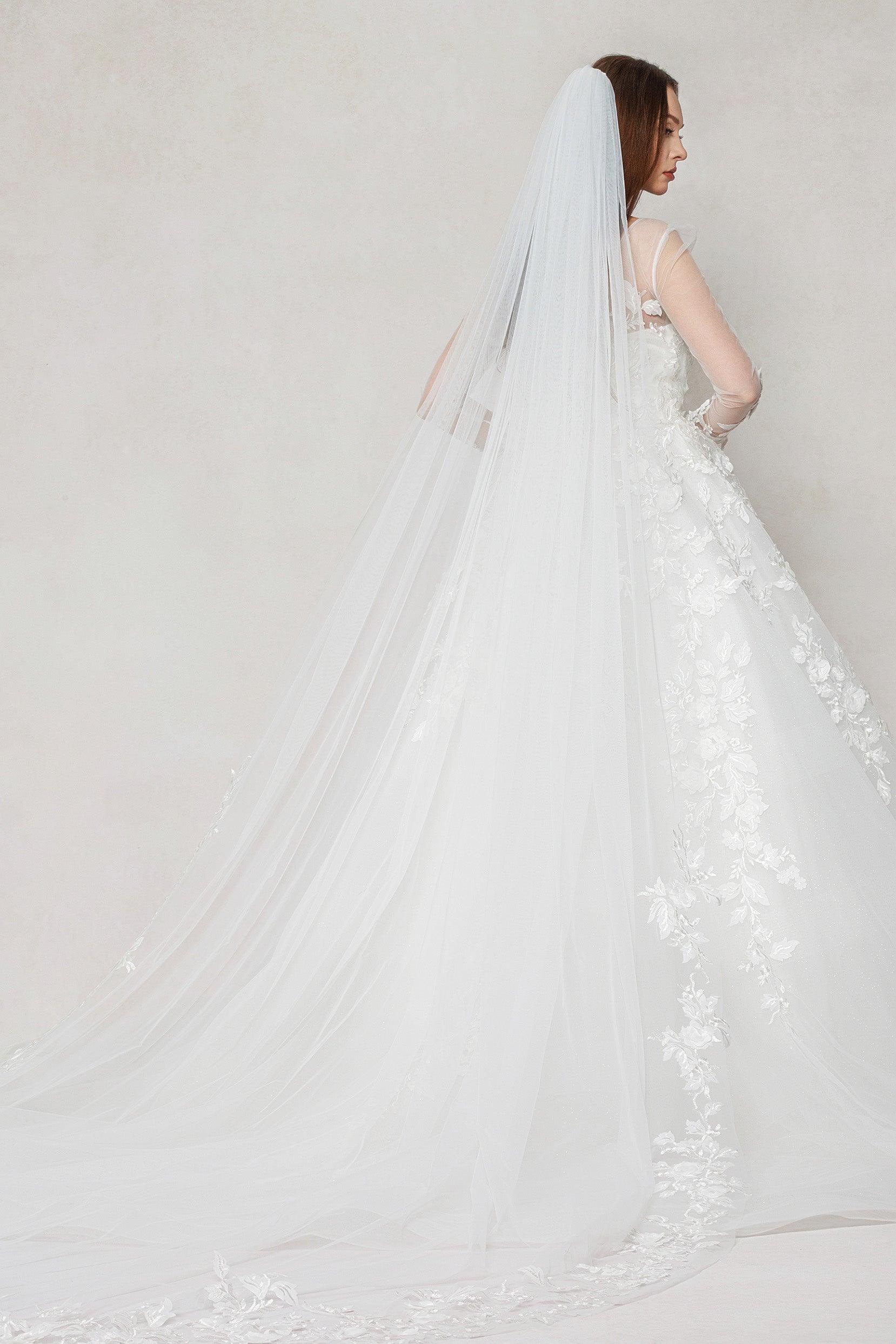 One-tier Lace Edge Tulle Chapel Veils with Appliques CV0404 - 35 Days / lvory - COCOMELODY